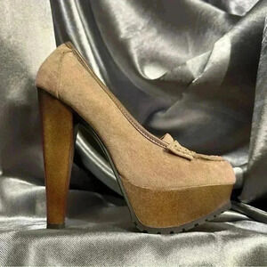 🆕 Women’s Faux suede heels